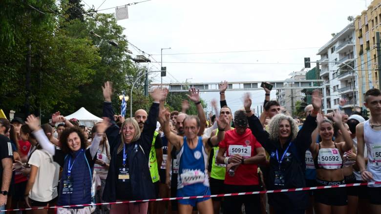 Σε ισχύ οι κυκλοφοριακές ρυθμίσεις στο κέντρο της Αθήνας λόγω του Μαραθωνίου - Κίνηση στους δρόμους