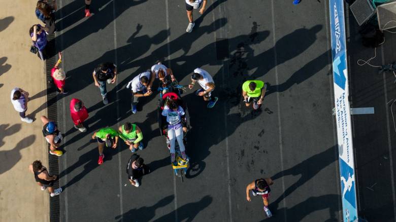 Ανοιχτή η Μαραθώνος μέχρι τη Ραφήνα - Το απόγευμα ανοίγουν οι δρόμοι στο κέντρο της Αθήνας