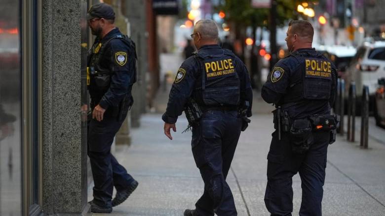 Άνδρας άνοιξε πυρ κατά της αστυνομίας μετανάστευσης στο Σικάγο