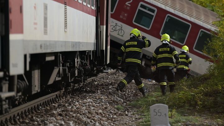 Σύγκρουση τρένων στη Σλοβακία: Αναφορές για δεκάδες τραυματίες - «Φώναζαν γιατρούς να πάνε μπροστά»