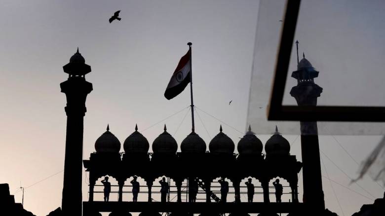 Ινδία: Έκρηξη κοντά στο Κόκκινο Φρούριο στο Νέο Δελχί - Νεκροί και τραυματίες