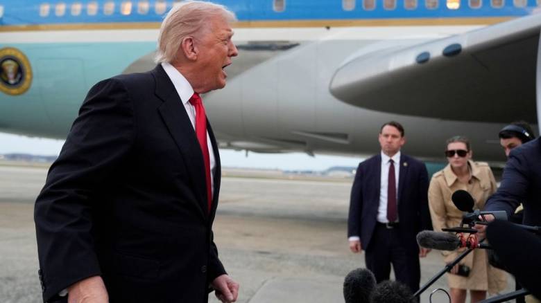 Τραμπ προς ελεγκτές εναέριας κυκλοφορίας: Επιστρέψτε στη δουλειά, αλλιώς κόβεται ο μισθός σας