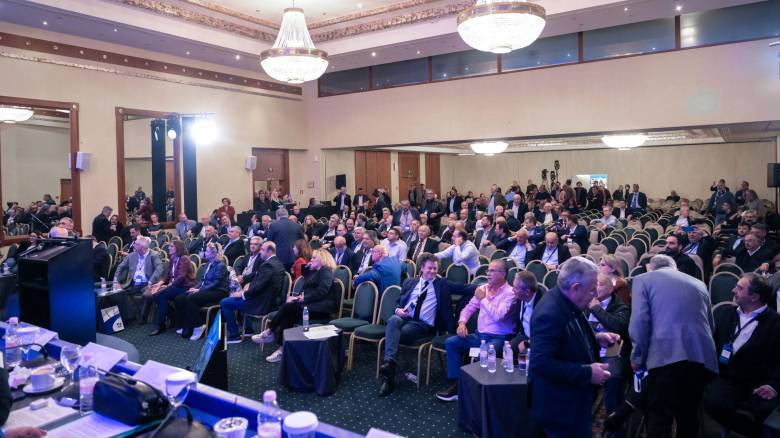Συνέδριο ΚΕΔΕ: Θεσμικό ναυάγιο και ηχηρό μήνυμα προς πάσα κατεύθυνση