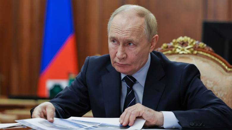 Τι συμβαίνει με τον Πούτιν - Η φωτογραφία που πυροδότησε σενάρια για την υγεία του