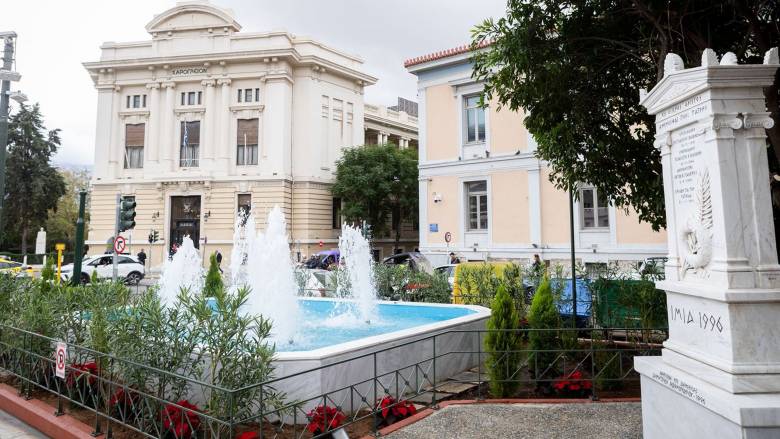 Δήμος Αθηναίων: Η πλατεία Παύλου Μελά άλλαξε όψη - Ολοκληρώθηκε η αναβάθμισή της