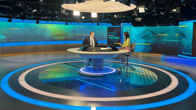 Πιερρακάκης στο Bloomberg: Στόχος το ελληνικό χρέος να πέσει κάτω από το 120% έως το 2030