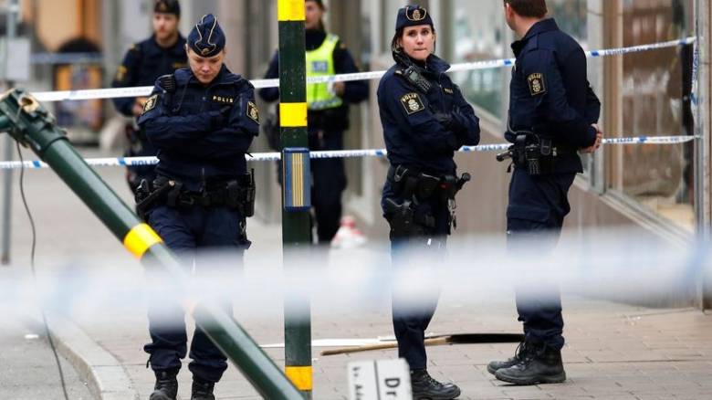 Σουηδία: Δυστύχημα η πτώση λεωφορείου πάνω σε στάση, λέει εκπρόσωπος της αστυνομίας - Τρεις νεκροί