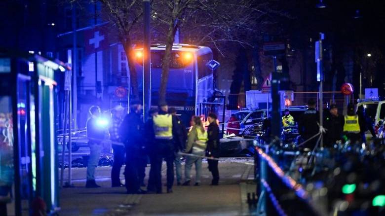 Σουηδία: Νεκροί και τραυματίες από πτώση λεωφορείου σε στάση στη Στοκχόλμη