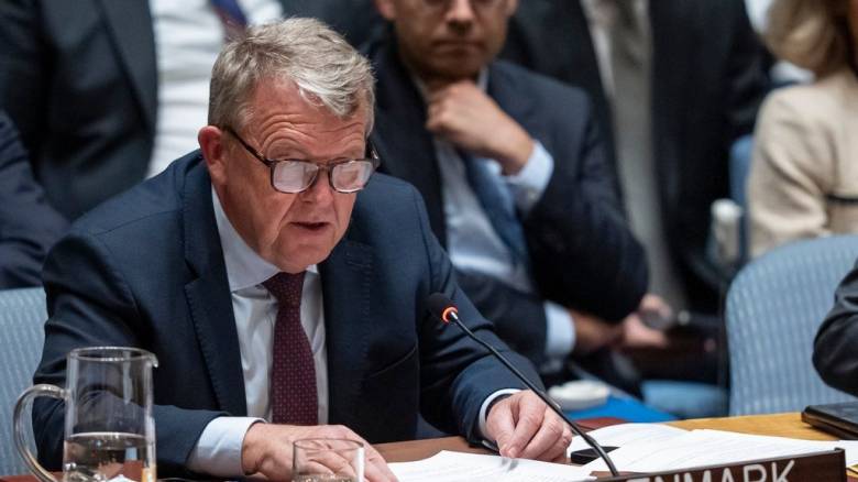 Ο Δανός υπουργός Εξωτερικών προσκαλεί τους διαδικτυακούς haters του σε κατ' ιδίαν συνάντηση