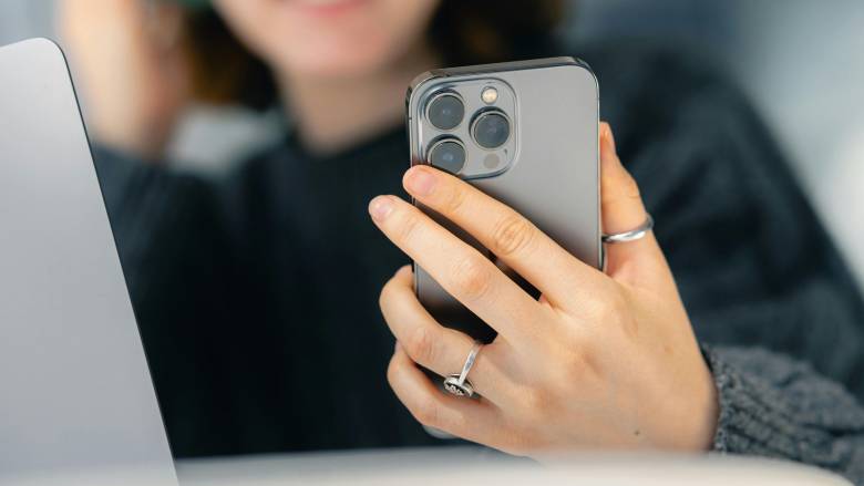 Στην τεχνητή νοημοσύνη στρέφονται για ψυχολογική βοήθεια οι έφηβοι στην Ιταλία