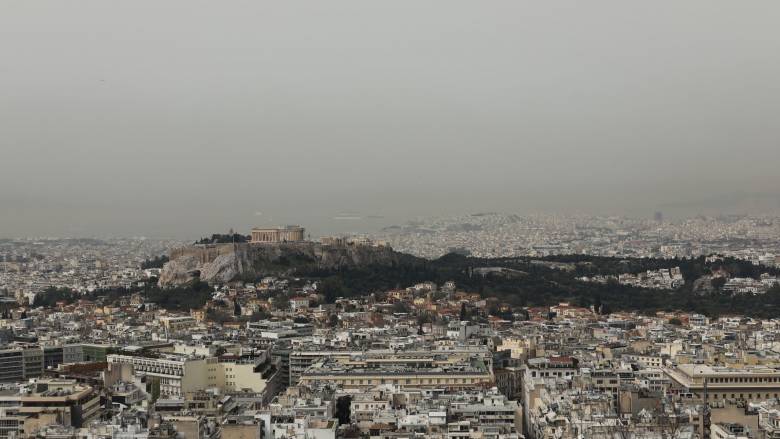 Καιρός: Αίθριος με αραιές νεφώσεις - Νοτιάδες που ευνοούν την αφρικανική σκόνη