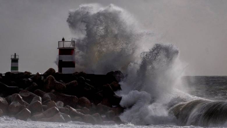 Κακοκαιρία Κλαούντια: Τρεις οι νεκροί στην Πορτογαλία - Εκκενώσεις σε Ουαλία και Αγγλία