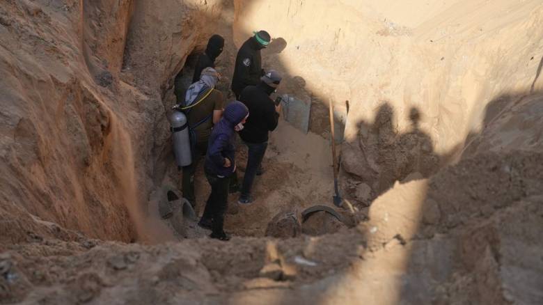 Δεκάδες μαχητές της Χαμάς παγιδευμένοι στις σήραγγες στη Γάζα: «Παράδοση ή μάχη» οι επιλογές τους