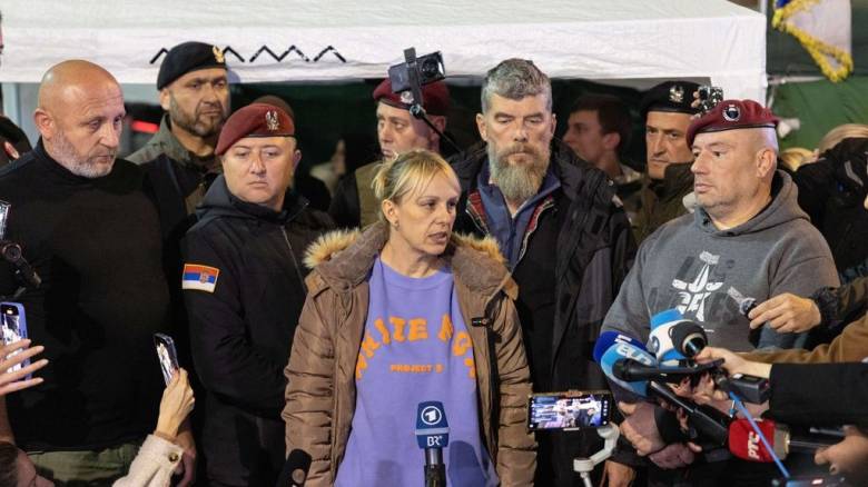 Σερβία: Μετά από 16 ημέρες τερμάτισε την απεργία πείνας η μητέρα θύματος της τραγωδίας στο Νόβι Σαντ