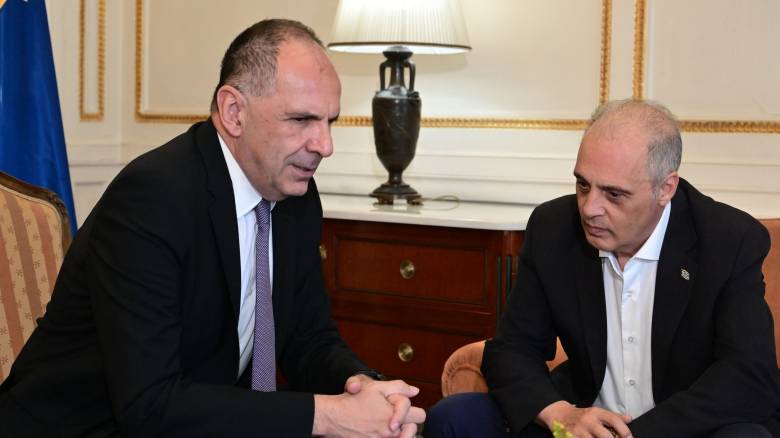 Σκληρή κριτική Γεραπετρίτη σε Βελόπουλο στη Βουλή: «Λαϊκίστικος λόγος που χαϊδεύει αυτιά»