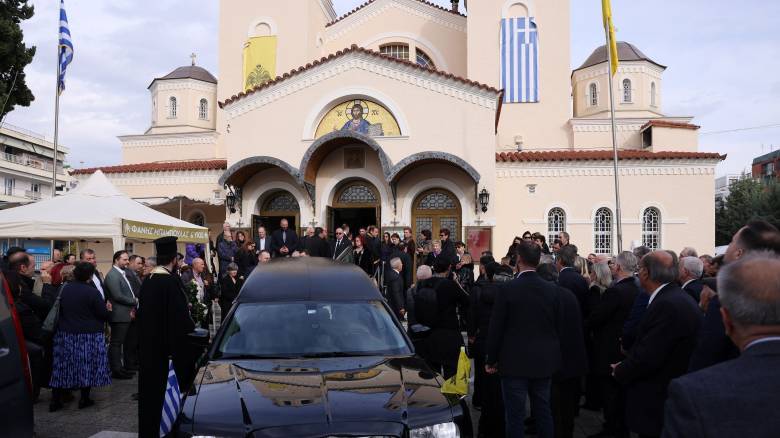 Κηδεία Δημήτρη Σταμάτη: Πλήθος κόσμου στο τελευταίο αντίο - Παρών και ο Αντώνης Σαμαράς