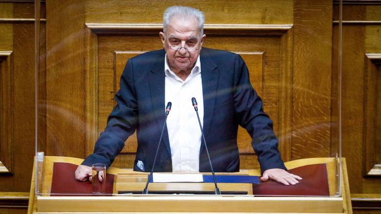 Ενός λεπτού σιγή στη Βουλή στη μνήμη του Αλέκου Φλαμπουράρη