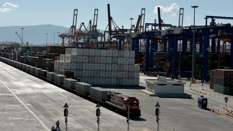 Σινοαμερικανική «ναυμαχία»: Η Ελευσίνα, ο Πειραιάς και η νέα γεωπολιτική σκακιέρα