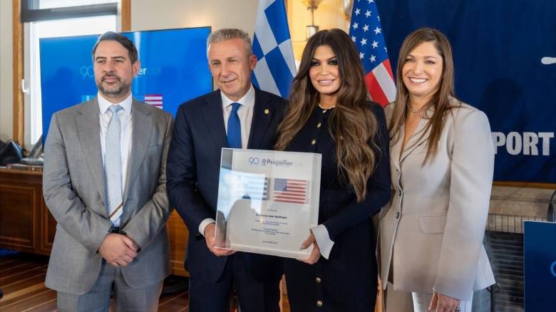 Επίτιμη πρόεδρος του Propeller Club Πειραιά η Γκίλφοϊλ: «Μαζί θα κάνουμε σπουδαία πράγματα»