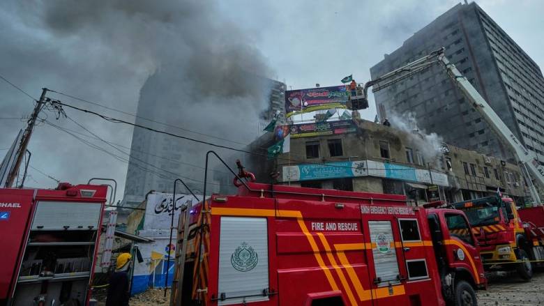 Πακιστάν: 18 νεκροί από έκρηξη σε εργοστάσιο κόλλας - Kαταστροφές σε πολλά κτήρια