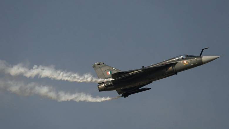 Βίντεο καταγράφει τη συντριβή ινδικού μαχητικού σε αεροπορική επίδειξη στο Dubai Airshow