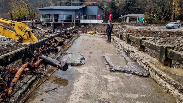 Τρικαλα:  Παραμένουν αποκλεισμένα χωριά στην περιοχή του Ασπροποτάμου λόγω της κακοκαιρίας