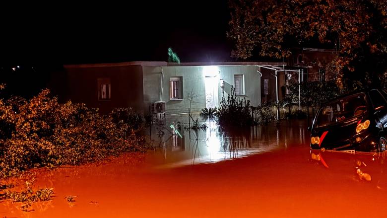 Στο «μάτι» της κακοκαιρίας η Δυτική Ελλάδα: Τεράστιες καταστροφές σε σπίτια και επιχειρήσεις