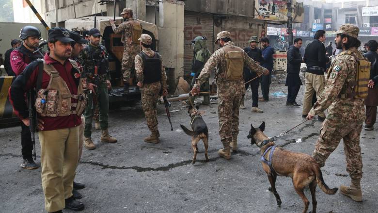 Πακιστάν: Τουλάχιστον 3 νεκροί σε επίθεση καμικάζι εναντίον δυνάμεων ασφάλειας των συνόρων