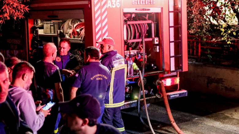 Ηράκλειο: Προφυλακίστηκε ο γιος για την τραγωδία με τους δύο νεκρούς από φωτιά σε σπίτι