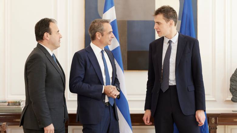 Συνάντηση Μητσοτάκη με τον CEO της Mistral AI - «Στόχος η ανάπτυξη ευρωπαϊκών τεχνολογικών λύσεων»