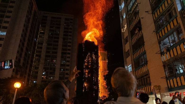 Χονγκ Κονγκ: Στους 36 οι νεκροί από τη φωτιά σε ουρανοξύστη - Εκατοντάδες τραυματίες και αγνοούμενοι