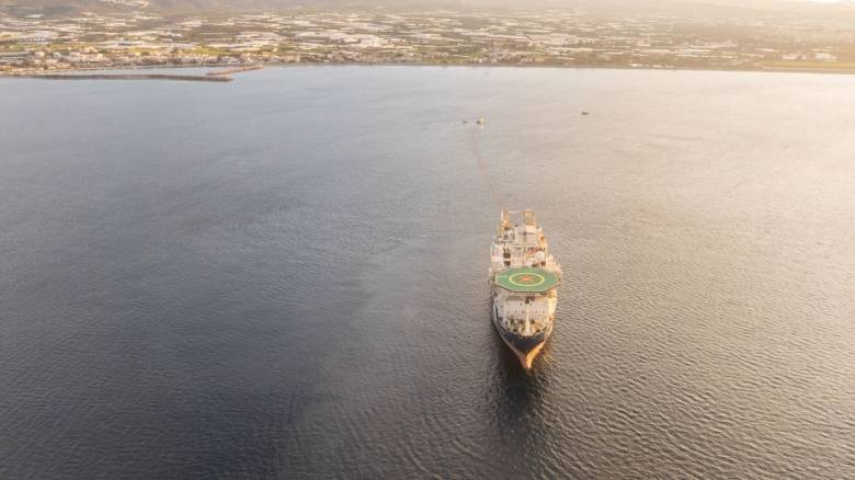 Η Vodafone έφερε το μεγαλύτερο υποθαλάσσιο καλώδιο οπτικών ινών του κόσμου στην Ελλάδα