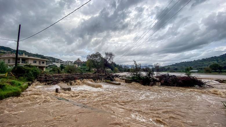 Σαρωτική η επέλαση της κακοκαιρίας ADEL στη Δυτική Ελλάδα - Φούσκωσε το ποτάμι στην Κέρκυρα