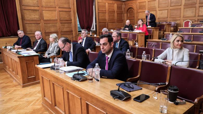 ΟΠΕΚΕΠΕ: «Μπαρούτι» στη εξεταστική για τις «κουμπαριές» του «Φραπέ»: «Φυτιλιές» από Κωνσταντοπούλου