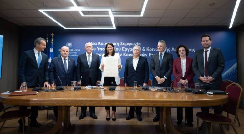 Κεραμέως για Συλλογικές Συμβάσεις Εργασίας: Παράθυρο σε αυξήσεις μισθών - Τα κέρδη για επιχειρήσεις