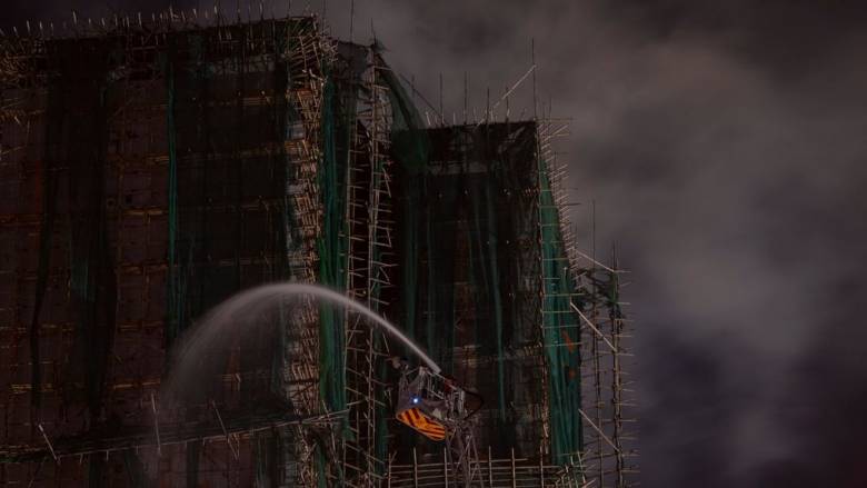 Χονγκ Κονγκ: Στους 128 οι νεκροί από την πυρκαγιά στους ουρανοξύστες - Έρευνες για τους αγνοούμενους