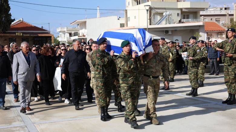 Κρήτη: Οδύνη στην κηδεία του 19χρονου που σκοτώθηκε στο πεδίο βολής στη Ρόδο