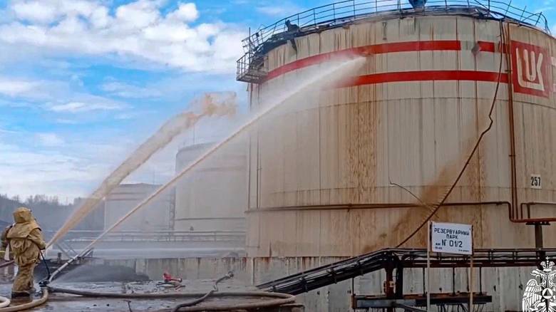 Ρωσία: Πυρκαγιά σε διυλιστήριο πετρελαίου έπειτα από επίθεση drone