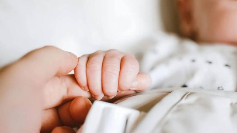 Ειδική παροχή προστασίας μητρότητας: Όλες οι προβλέψεις από την ΔΥΠΑ