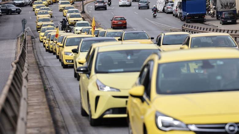 Πανελλαδικό «χειρόφρενο» από τους οδηγούς ταξί Τρίτη και Τετάρτη - Τι ζητούν