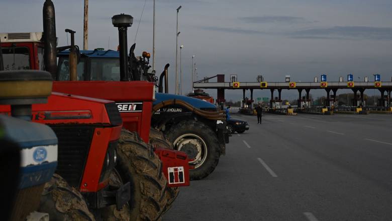 Άνοιξε το ρεύμα προς Θεσσαλονίκη στα διόδια Μαλγάρων-Στον κόμβο Παραλίμνης αύριο αγρότες της Πέλλας