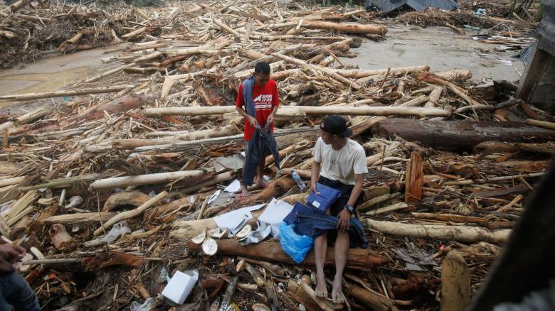 Δραματική αύξηση των νεκρών από τις φονικές πλημμύρες στην Ινδονησία - Ζημία 4,1 δισ. στην οικονομία