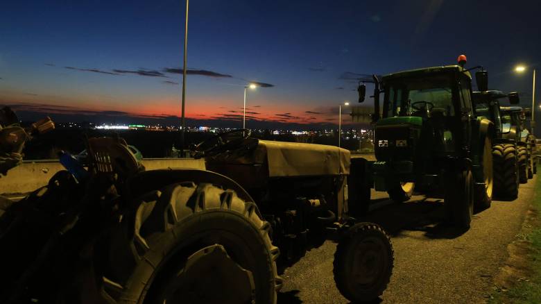 Αγροτικές κινητοποιήσεις: Δίωρος αποκλεισμός του τελωνείου Ευζώνων