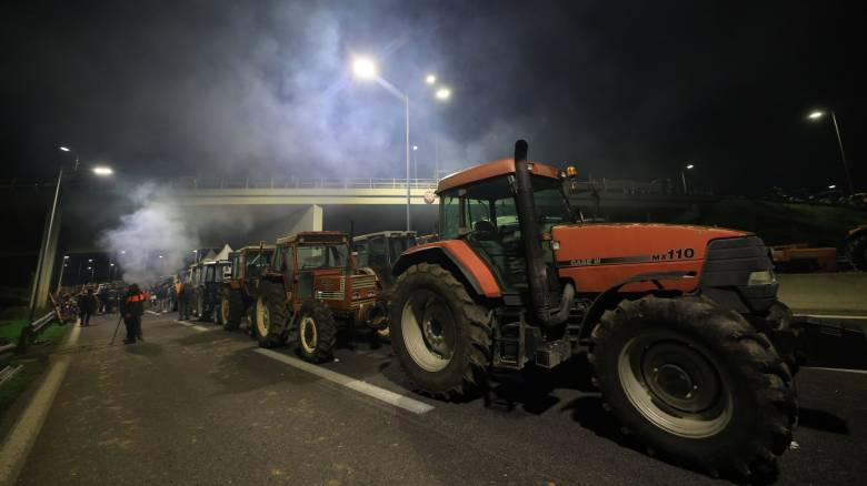 Αγρότες: Άνοιξε ο αυτοκινητόδρομος Πατρών-Πύργου - Πού παραμένουν τα μπλόκα