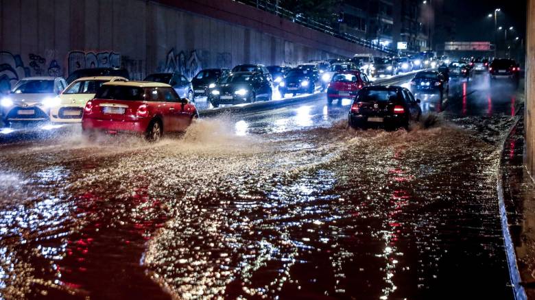 Κακοκαιρία Byron: «Βυθίστηκε» η Αττική, στο Γκάζι η περισσότερη βροχή - Πού υπάρχουν προβλήματα