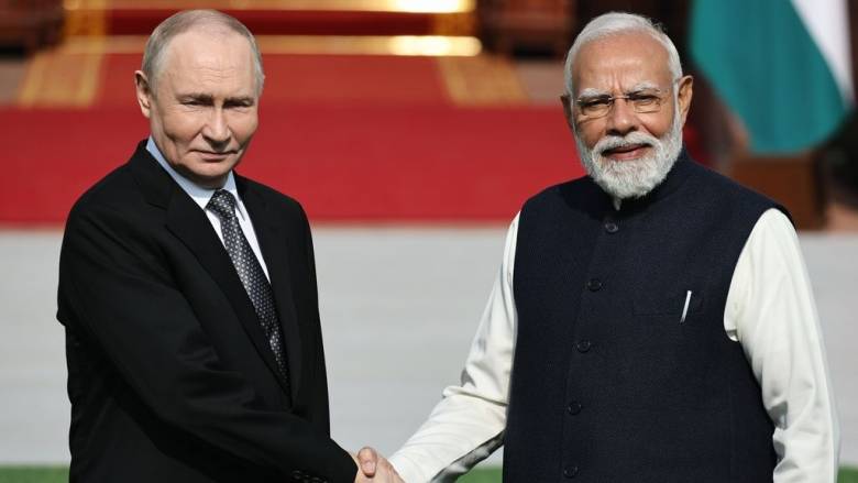 Υπό την πίεση των ΗΠΑ, Ρωσία και Ινδία ενισχύουν τους διμερείς τους δεσμούς