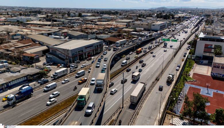 Στο «κόκκινο» η κίνηση σε Κηφισό, Κηφισίας και κέντρο - Χαμηλές ταχύτητες για τους οδηγούς