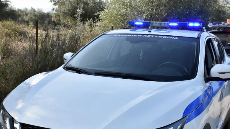 Ανδραβίδα: Θρίλερ με αυτοκίνητο που βρέθηκε σε κανάλι - Οι αρχές αναζητούν τους επιβαίνοντες