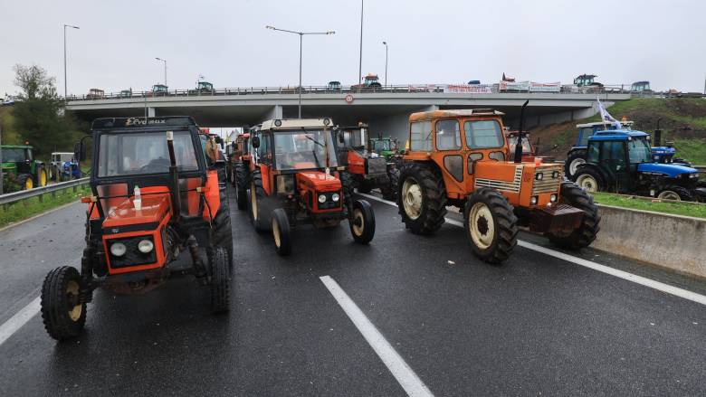 Αγρότες: Άνοιξαν και τα δύο ρεύματα κυκλοφορίας στο τελωνείο του Προμαχώνα