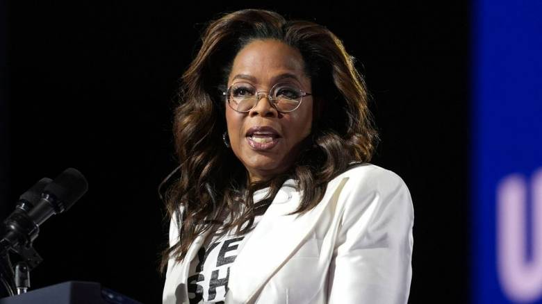 Η Όπρα Γουίνφρεϊ επαινεί την απόφαση της Αυστραλίας να απαγορεύσει τα social media για παιδιά